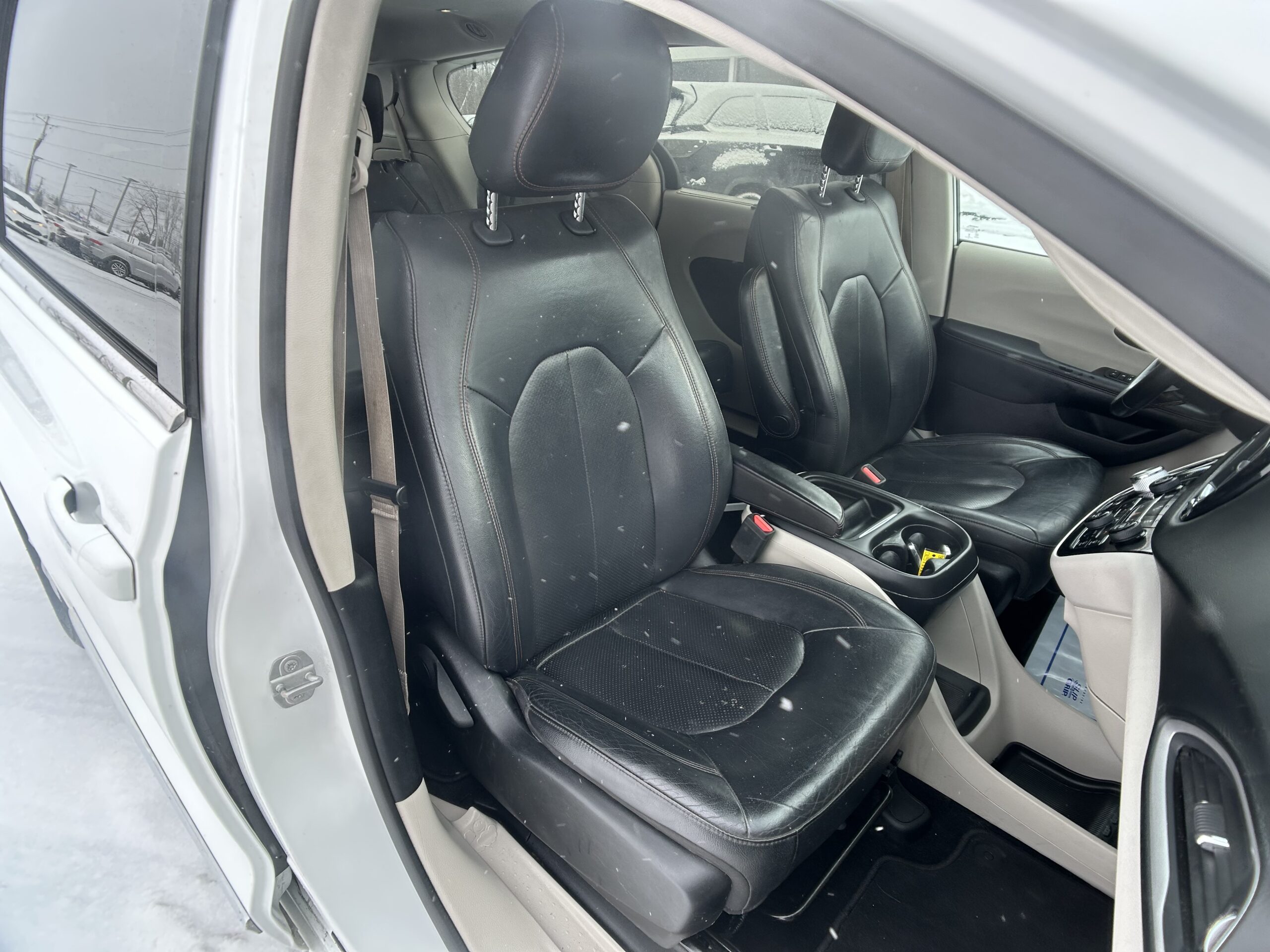 2019 Chrysler Pacifica Touring L - Photo 11