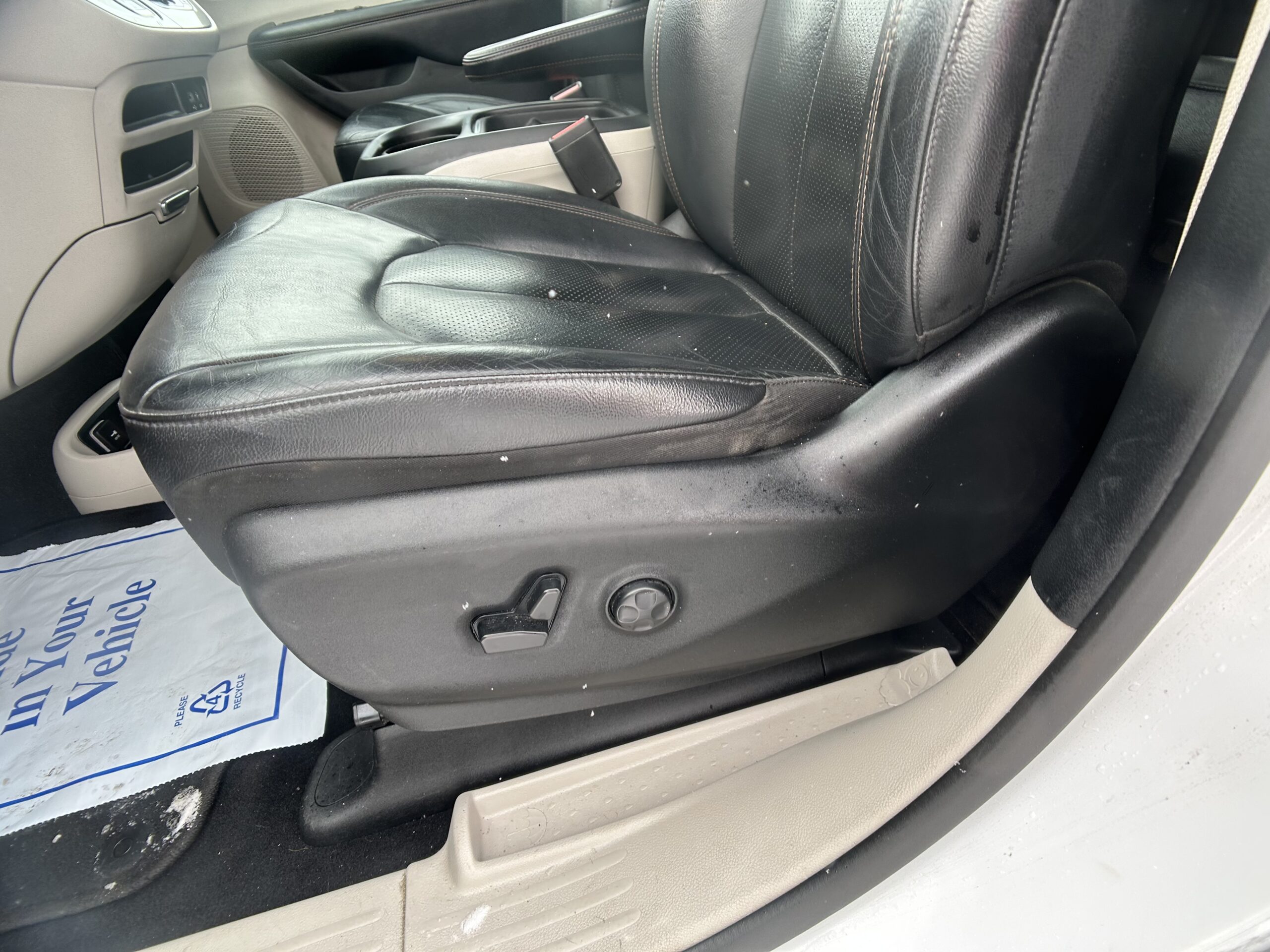 2019 Chrysler Pacifica Touring L - Photo 16