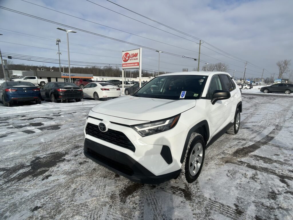 2023 Toyota RAV4 LE