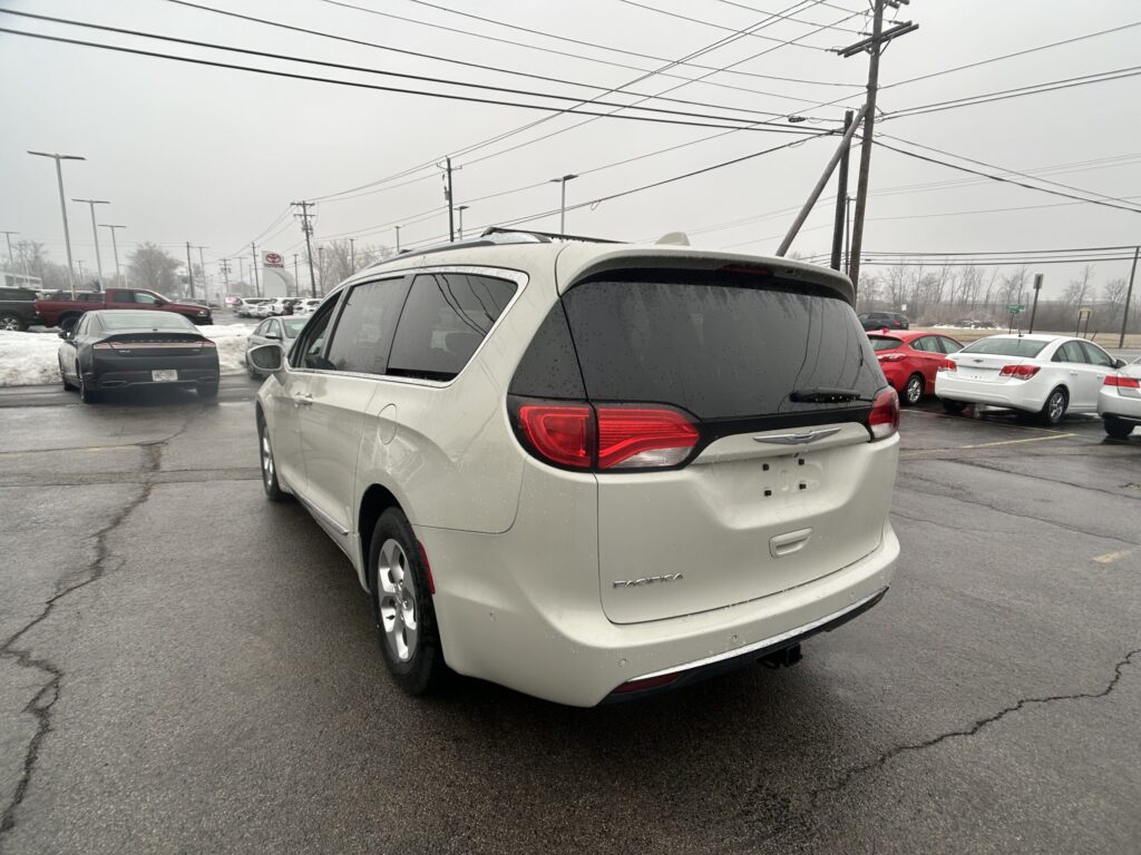 2017 CHRYSLER PACIFICA TOURING L