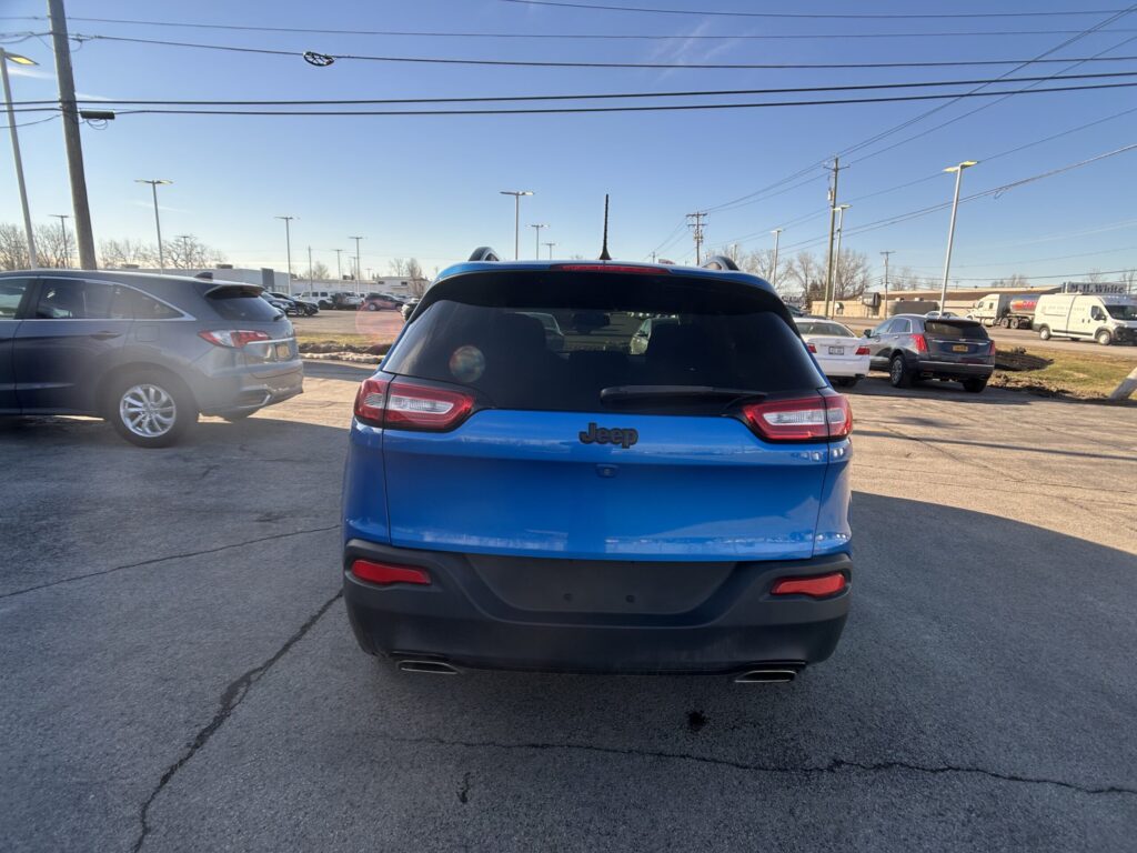 2018 Jeep CHEROKEE LATITUDE