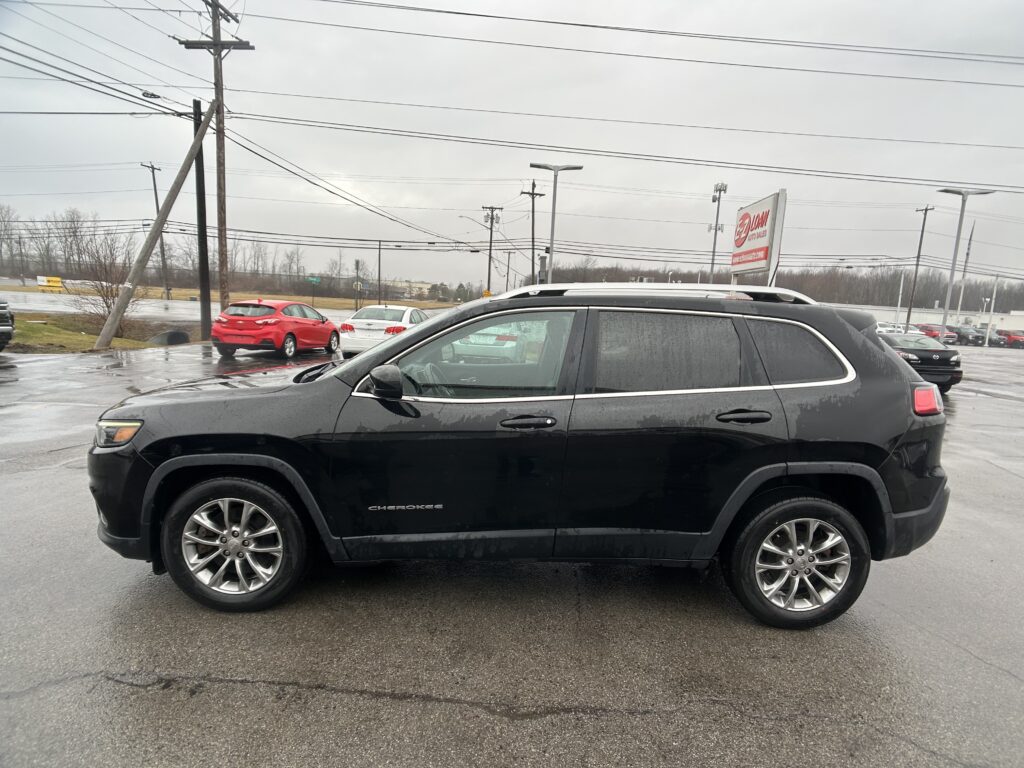 2019 Jeep CHEROKEE LATITUDE