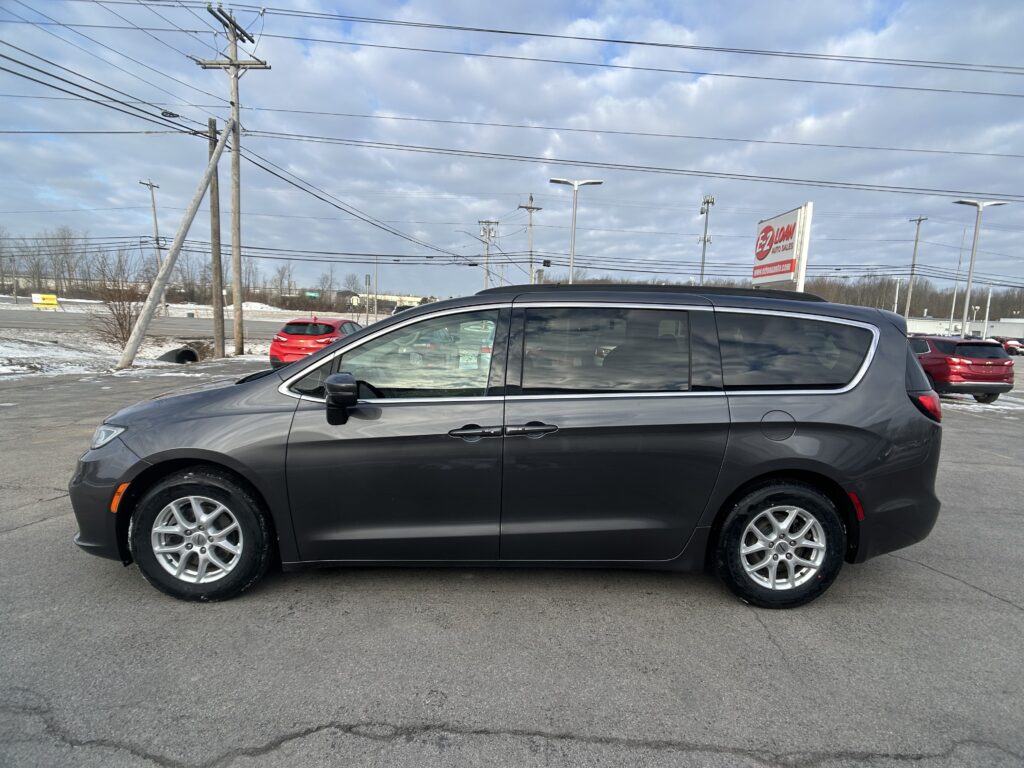 2022 CHRYSLER PACIFICA TOURING L