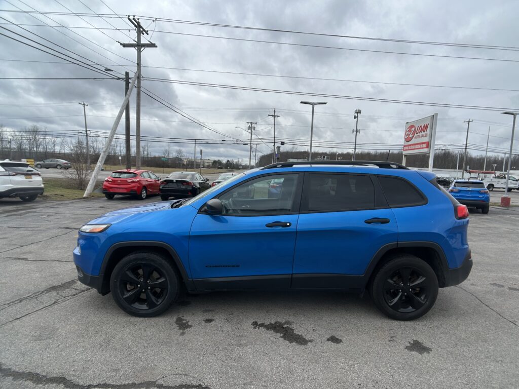 2017 Jeep CHEROKEE SPORT