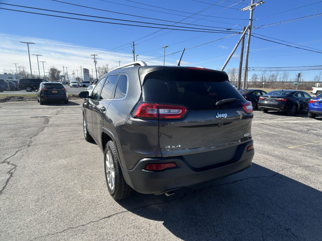 2016 Jeep CHEROKEE LATITUDE