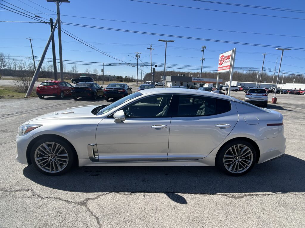 2018 KIA STINGER BASE