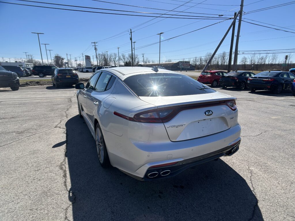 2018 KIA STINGER BASE