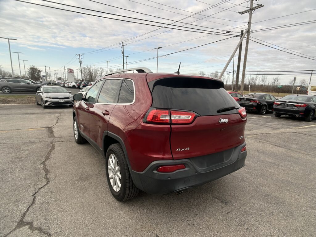 2017 Jeep CHEROKEE LATITUDE