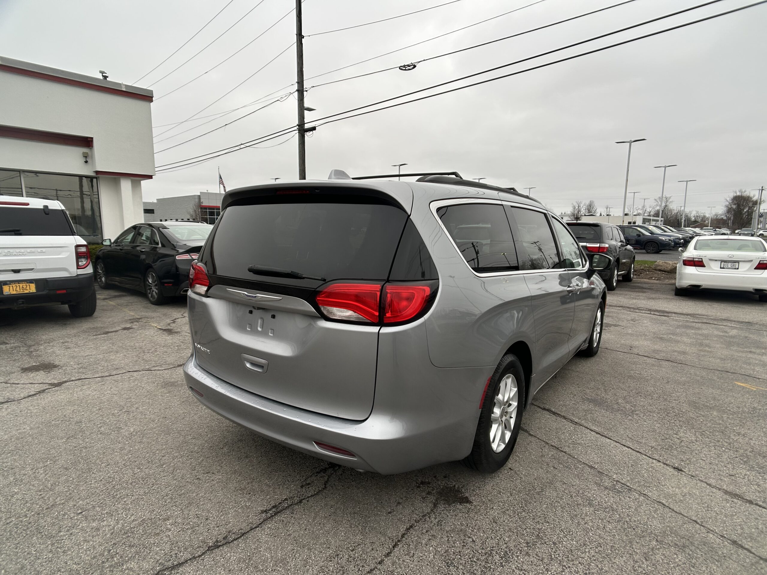 2020 Chrysler Voyager LXI - Photo 7