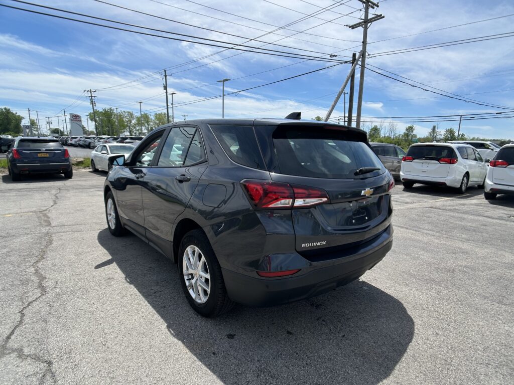 2022 Chevrolet EQUINOX LS