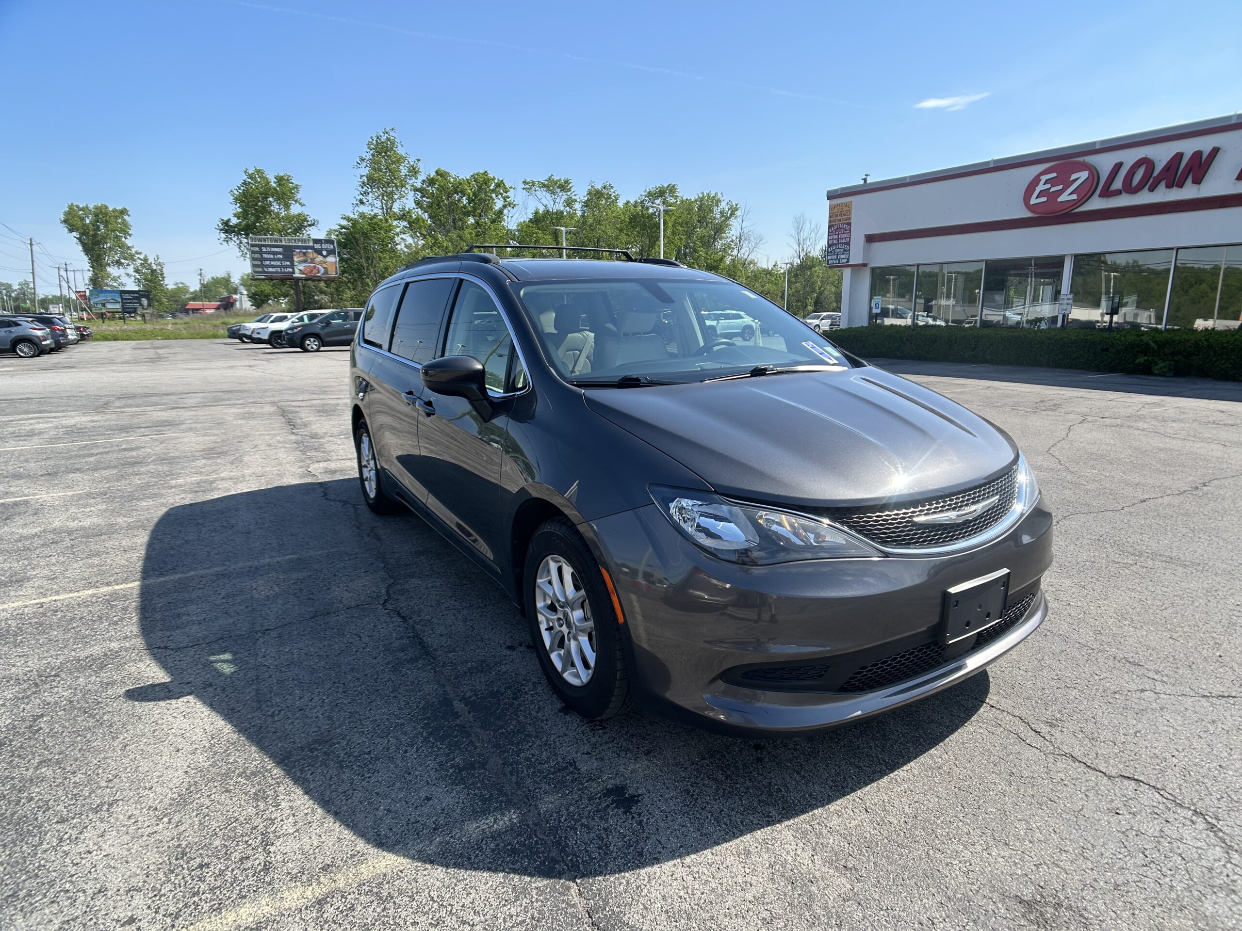 2021 Chrysler Voyager's photo
