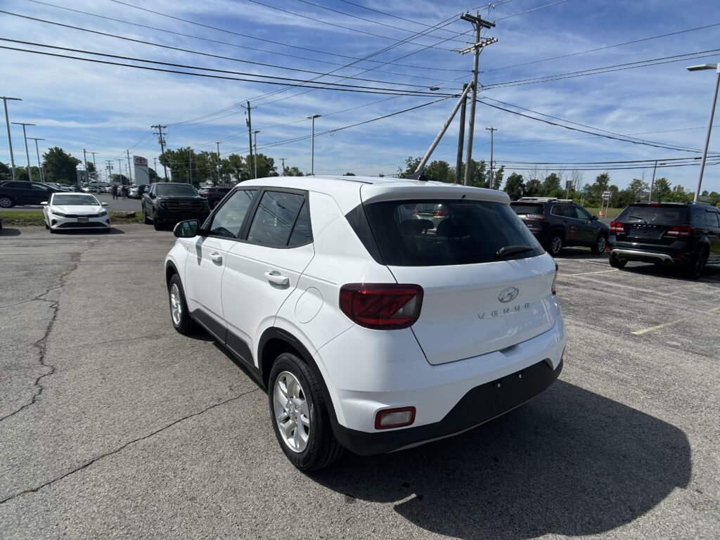 2022 Hyundai VENUE SE