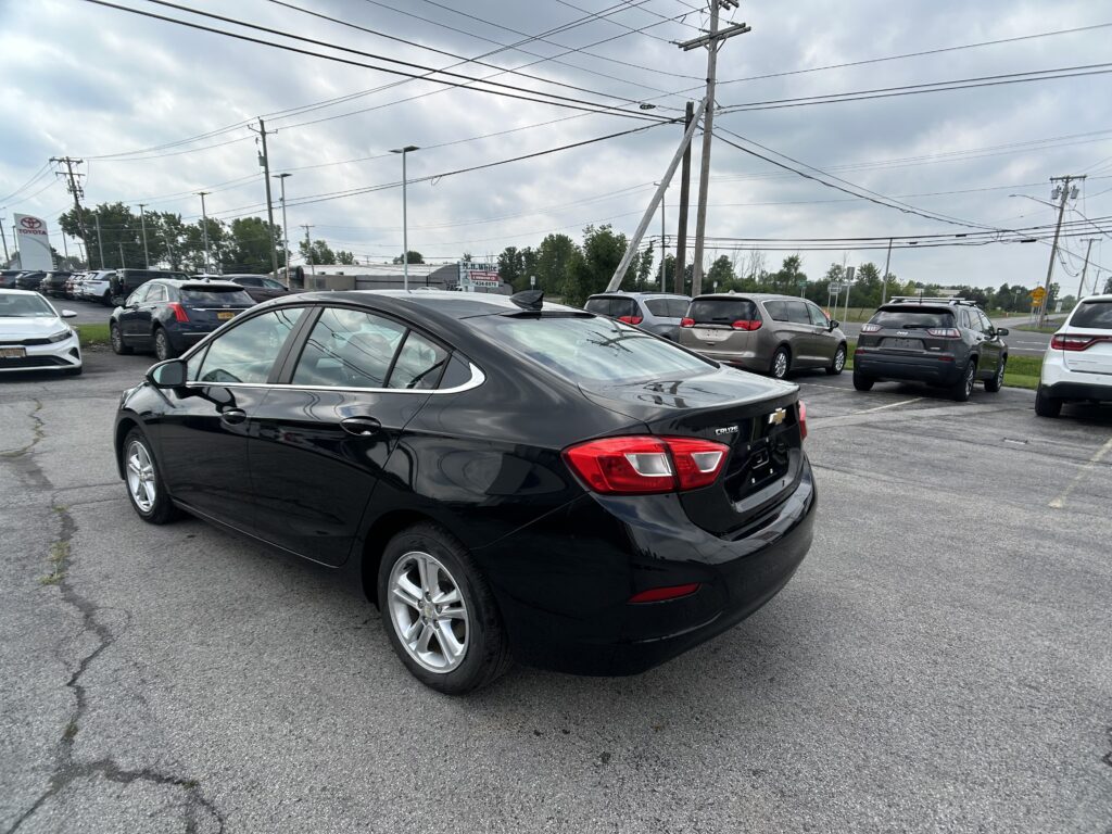 2017 Chevrolet CRUZE LT