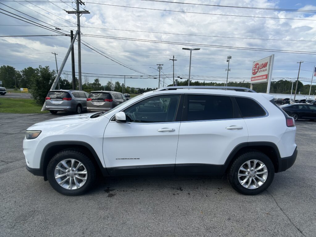 2019 Jeep CHEROKEE LATITUDE