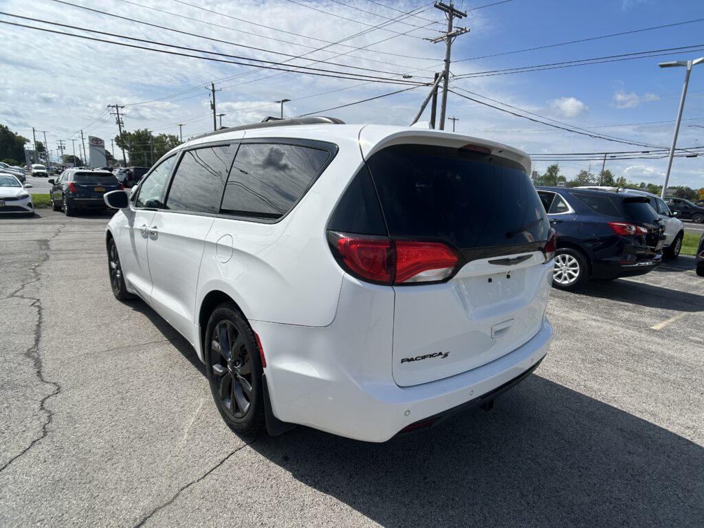 2019 CHRYSLER PACIFICA TOURING