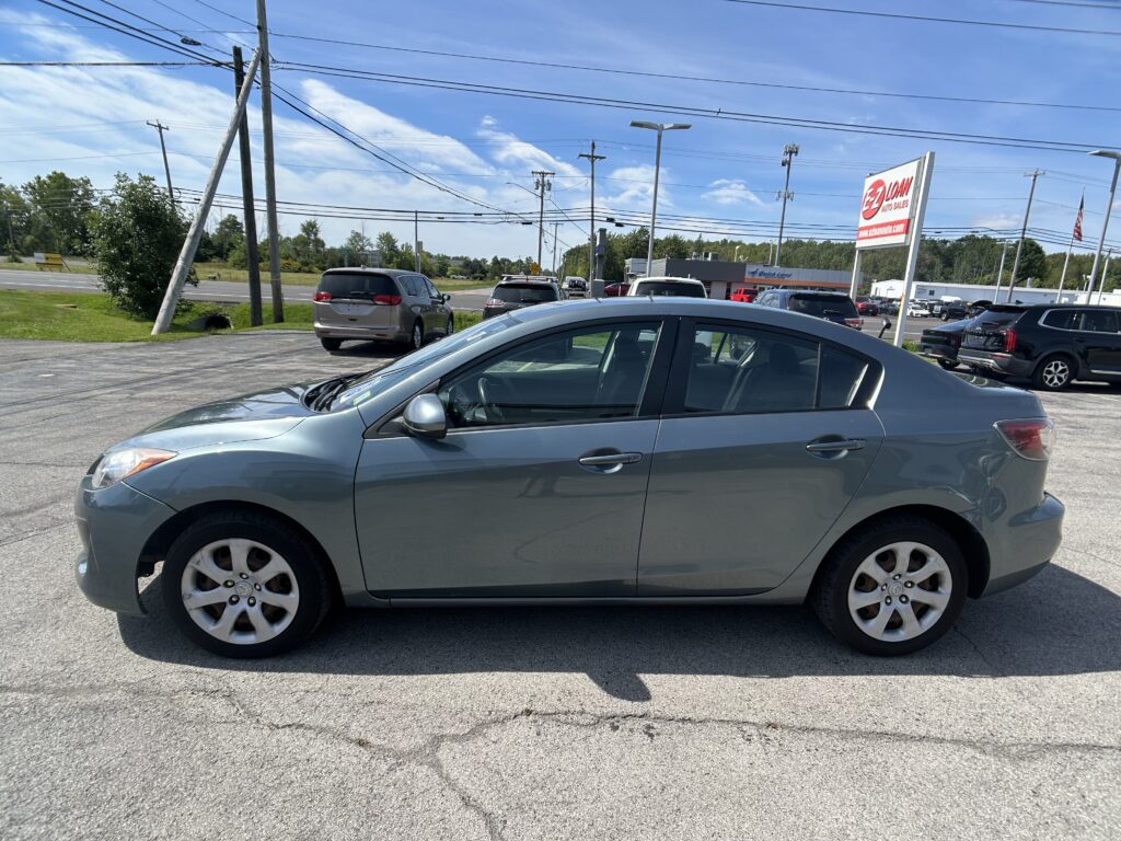 2013 Mazda MAZDA3 I SPORT