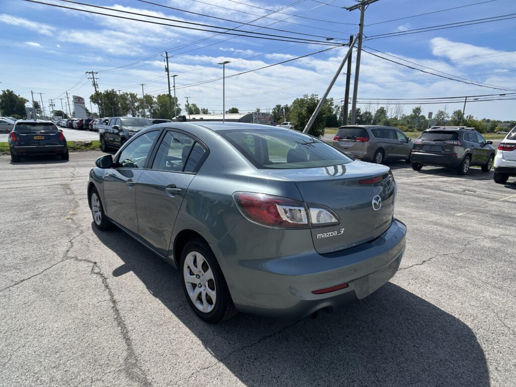 2013 Mazda MAZDA3 I SPORT