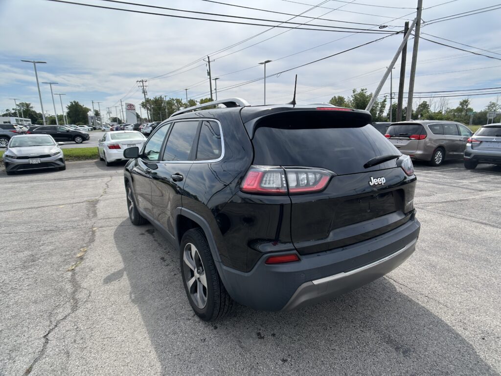 2019 Jeep CHEROKEE LIMITED