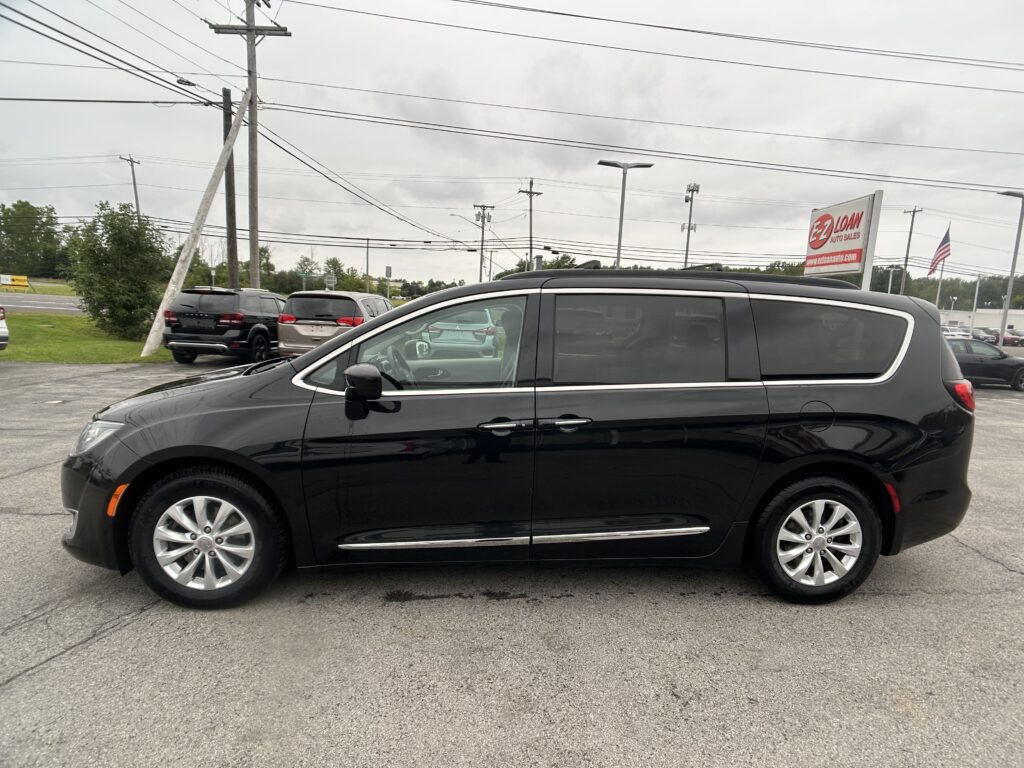 2017 CHRYSLER PACIFICA TOURING