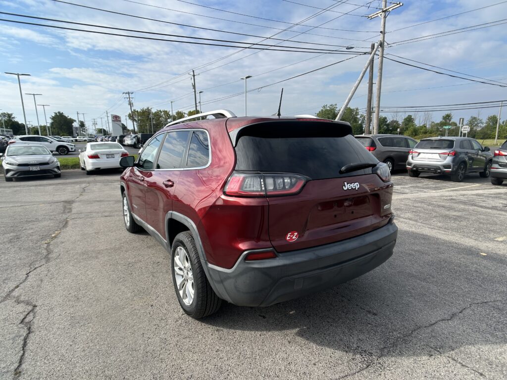 2019 Jeep CHEROKEE LATITUDE