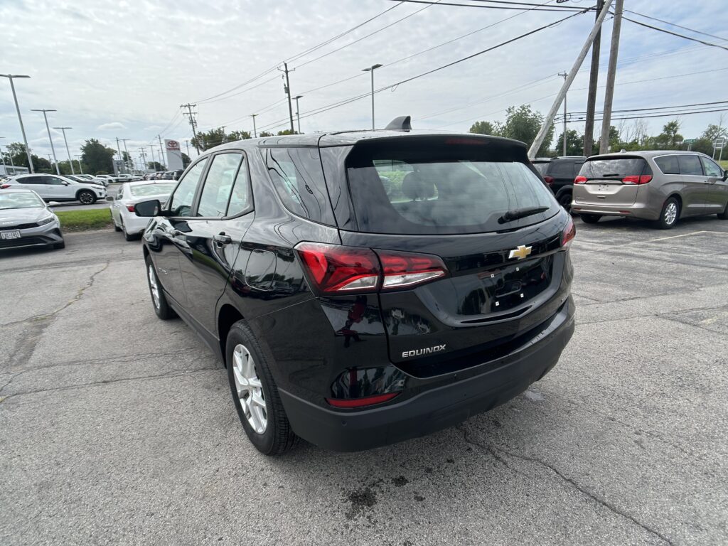 2023 Chevrolet EQUINOX LS
