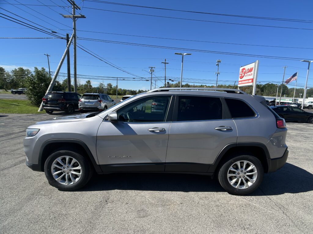 2019 Jeep CHEROKEE LATITUDE