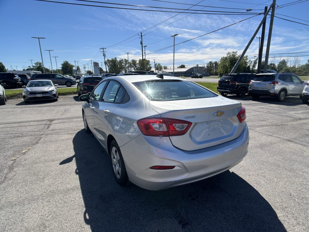 2017 Chevrolet CRUZE LS