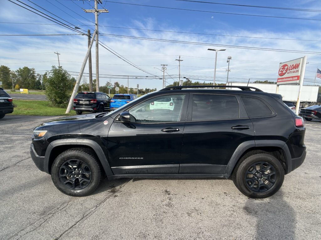 2022 Jeep CHEROKEE TRAILHAWK