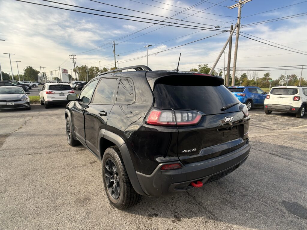 2022 Jeep CHEROKEE TRAILHAWK