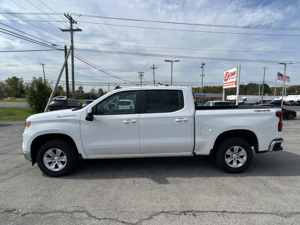 2023 Chevrolet SILVERADO LT