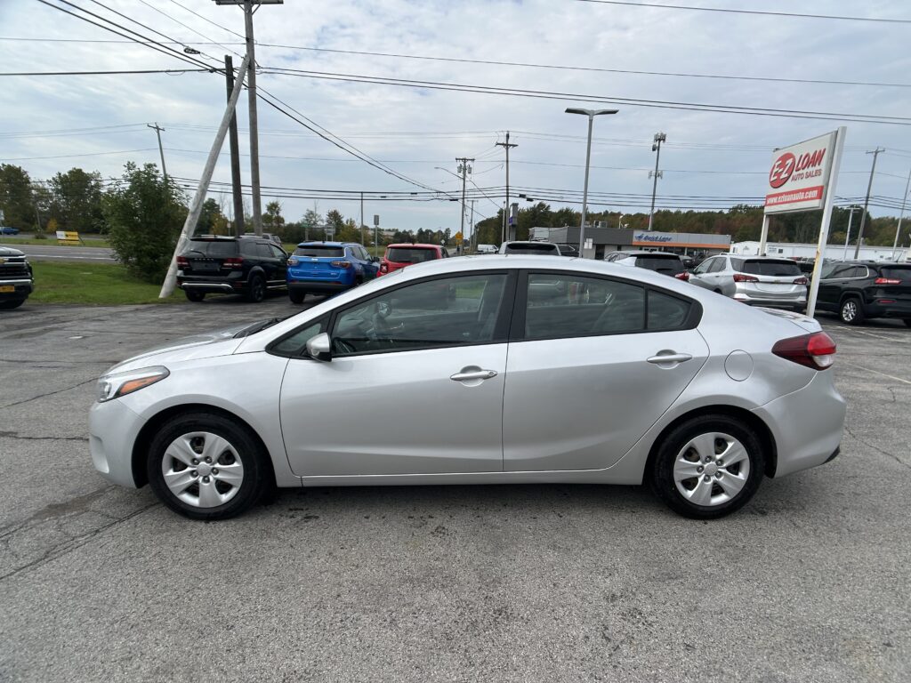 2017 KIA FORTE LX