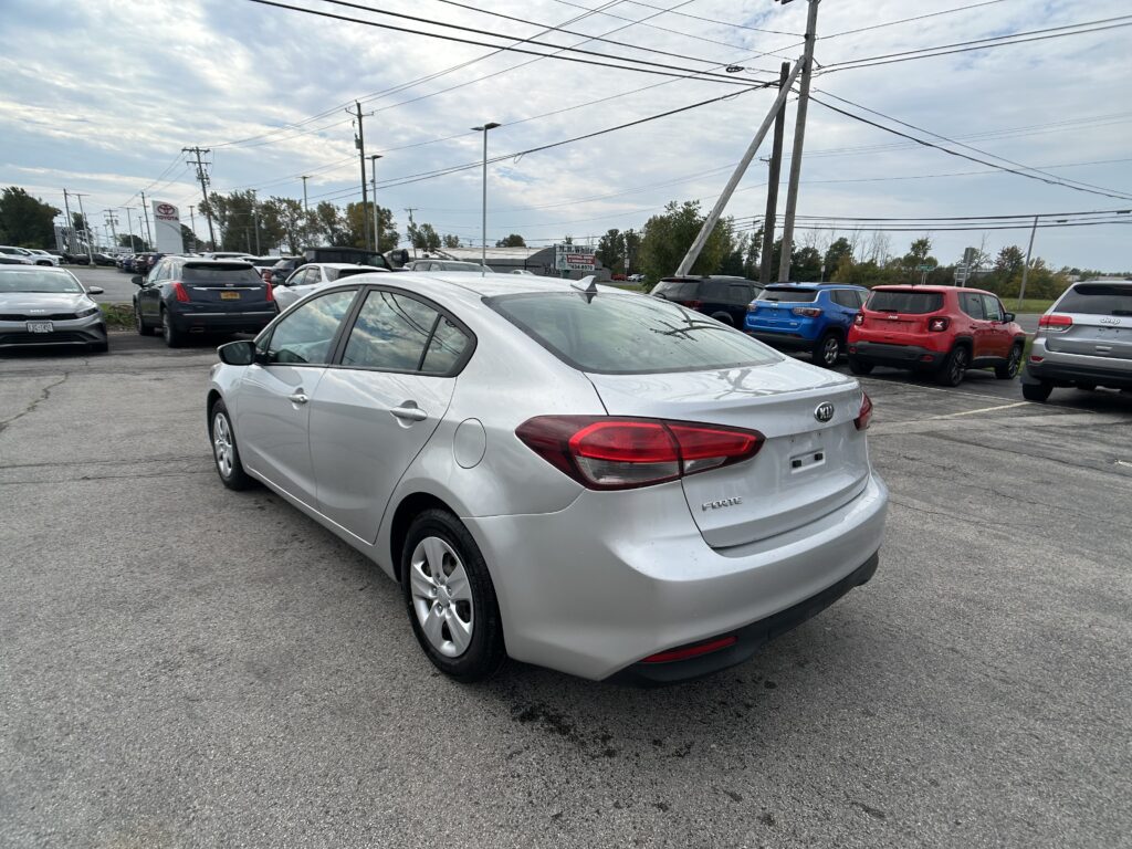 2017 KIA FORTE LX