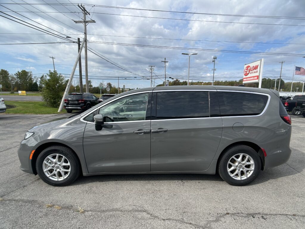 2023 CHRYSLER PACIFICA TOURING L