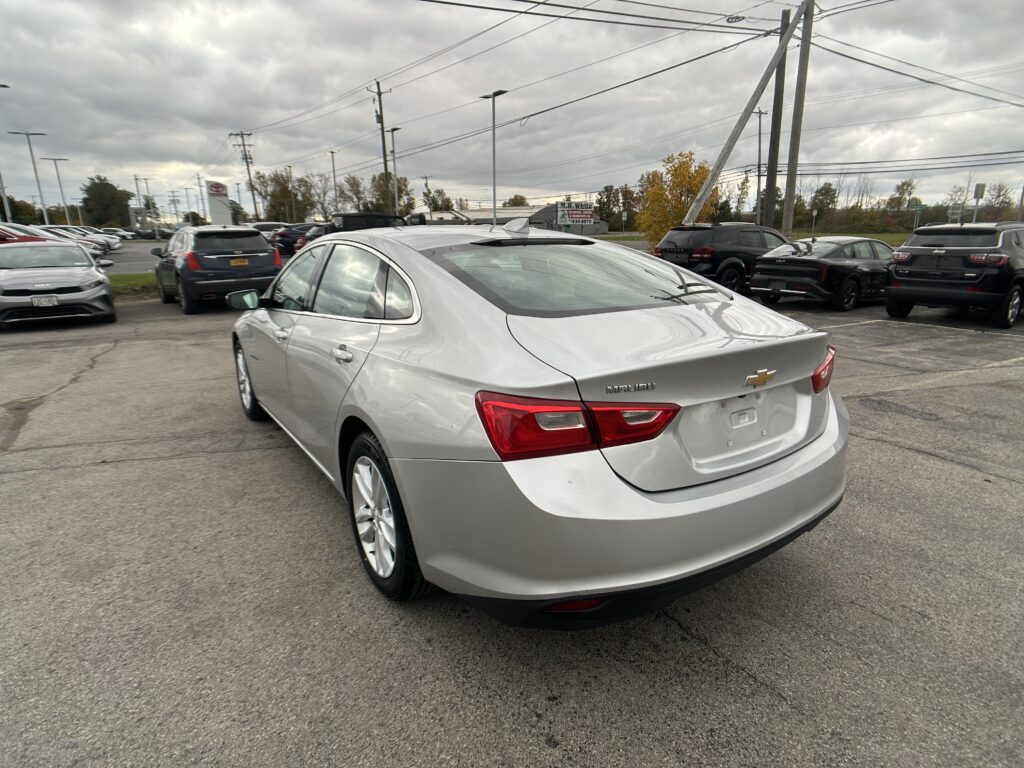 2017 Chevrolet MALIBU LT