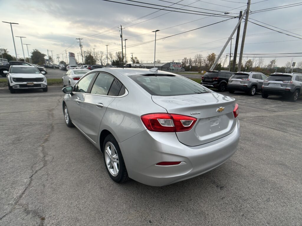 2017 Chevrolet CRUZE LT